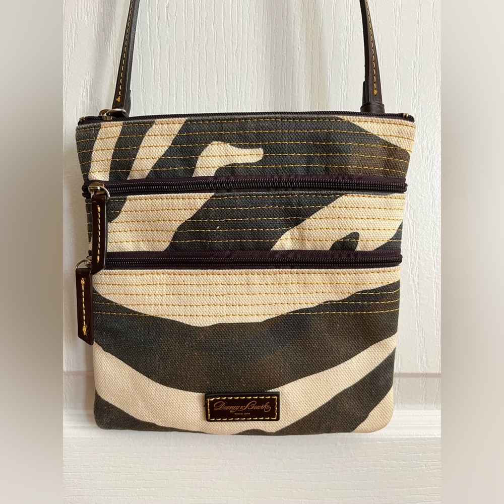 Dooney & Bourke crossbody in distressed canvas